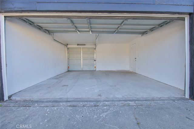 1404 E 87th Place, Los Angeles, CA 90002