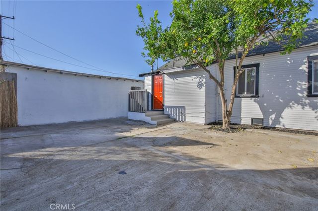 1404 E 87th Place, Los Angeles, CA 90002