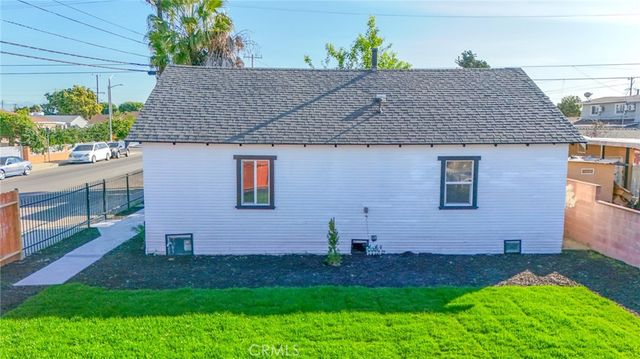 1404 E 87th Place, Los Angeles, CA 90002