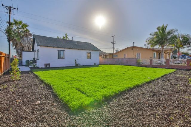1404 E 87th Place, Los Angeles, CA 90002