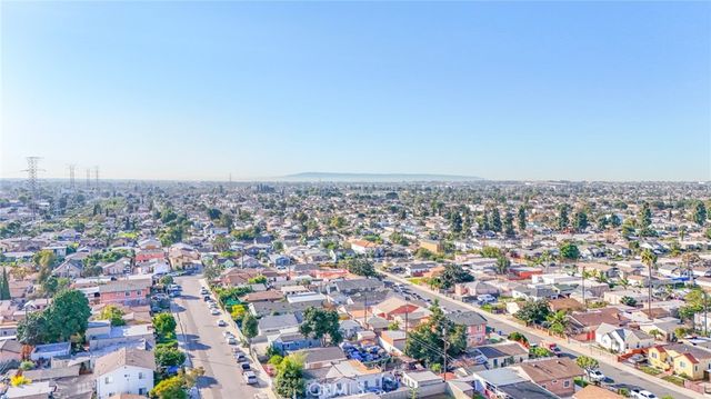 1404 E 87th Place, Los Angeles, CA 90002