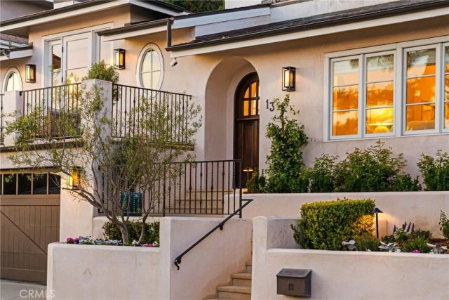 13 N Stonington Road, Laguna Beach, CA 92651