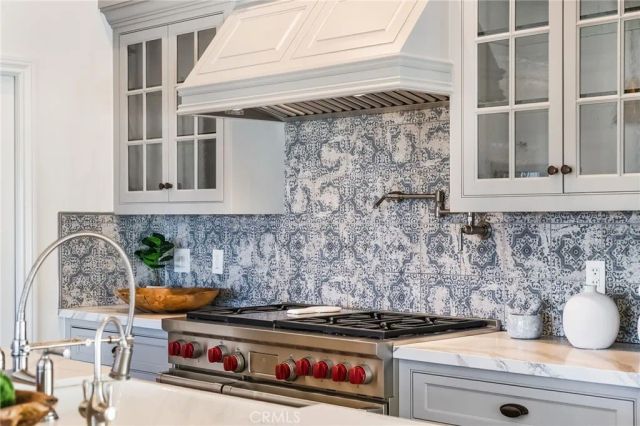 13 N Stonington Road, Laguna Beach, CA 92651