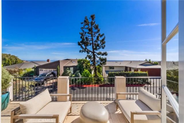 13 N Stonington Road, Laguna Beach, CA 92651