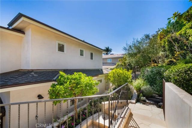 13 N Stonington Road, Laguna Beach, CA 92651