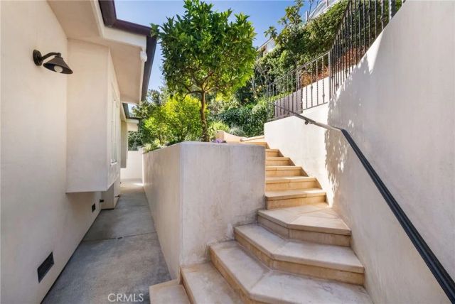 13 N Stonington Road, Laguna Beach, CA 92651