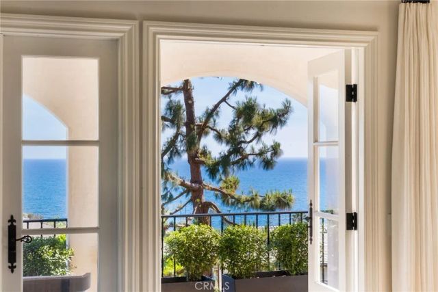13 N Stonington Road, Laguna Beach, CA 92651
