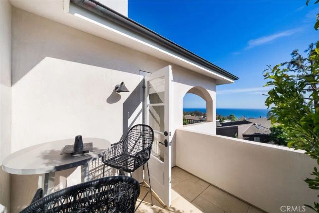 13 N Stonington Road, Laguna Beach, CA 92651