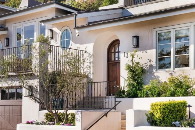 13 N Stonington Road, Laguna Beach, CA 92651