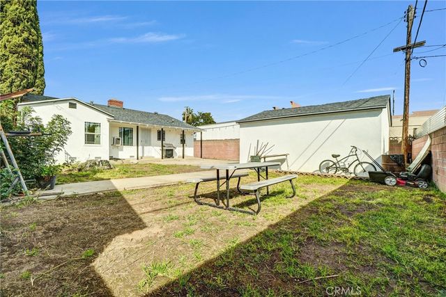 856 E Mcfadden Avenue, Santa Ana, CA 92707