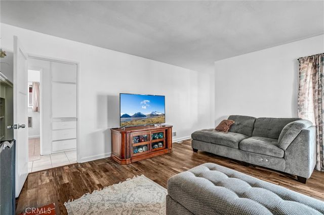 856 E Mcfadden Avenue, Santa Ana, CA 92707