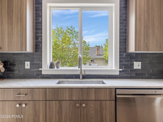 1046 Lincoln Street, Salt Lake City, UT 84105