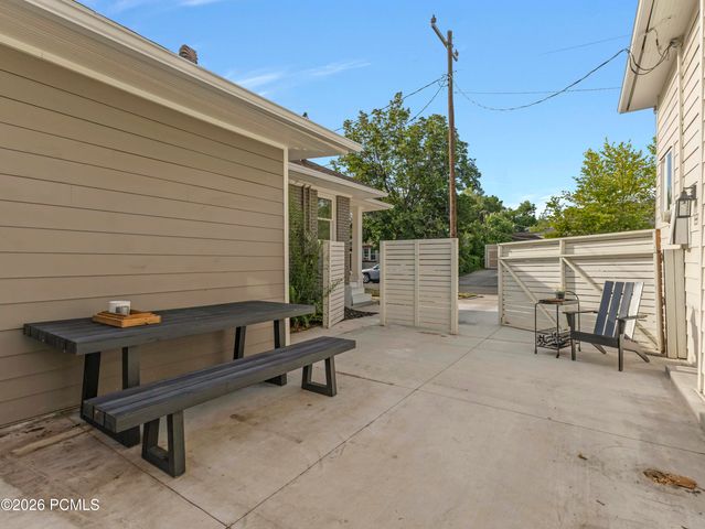 1046 Lincoln Street, Salt Lake City, UT 84105