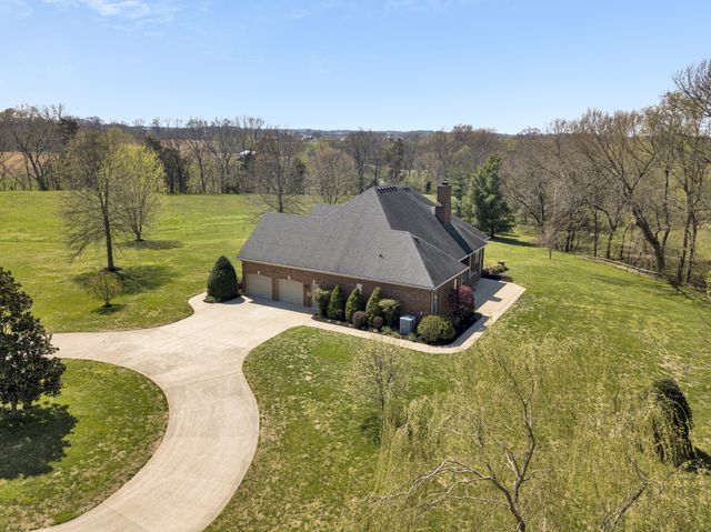 5144 Drake Rd, Cedar Hill, TN 37032