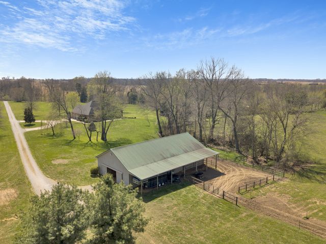 5144 Drake Rd, Cedar Hill, TN 37032