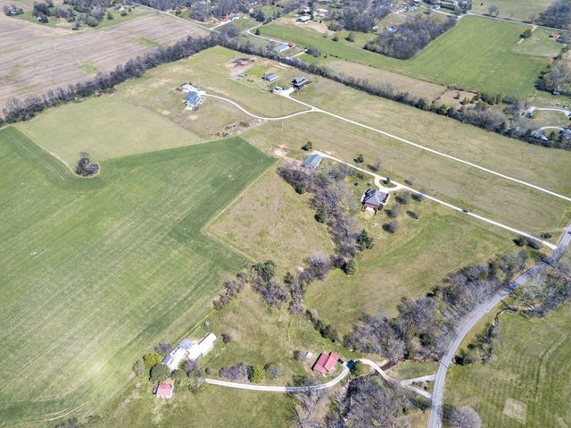 5144 Drake Rd, Cedar Hill, TN 37032