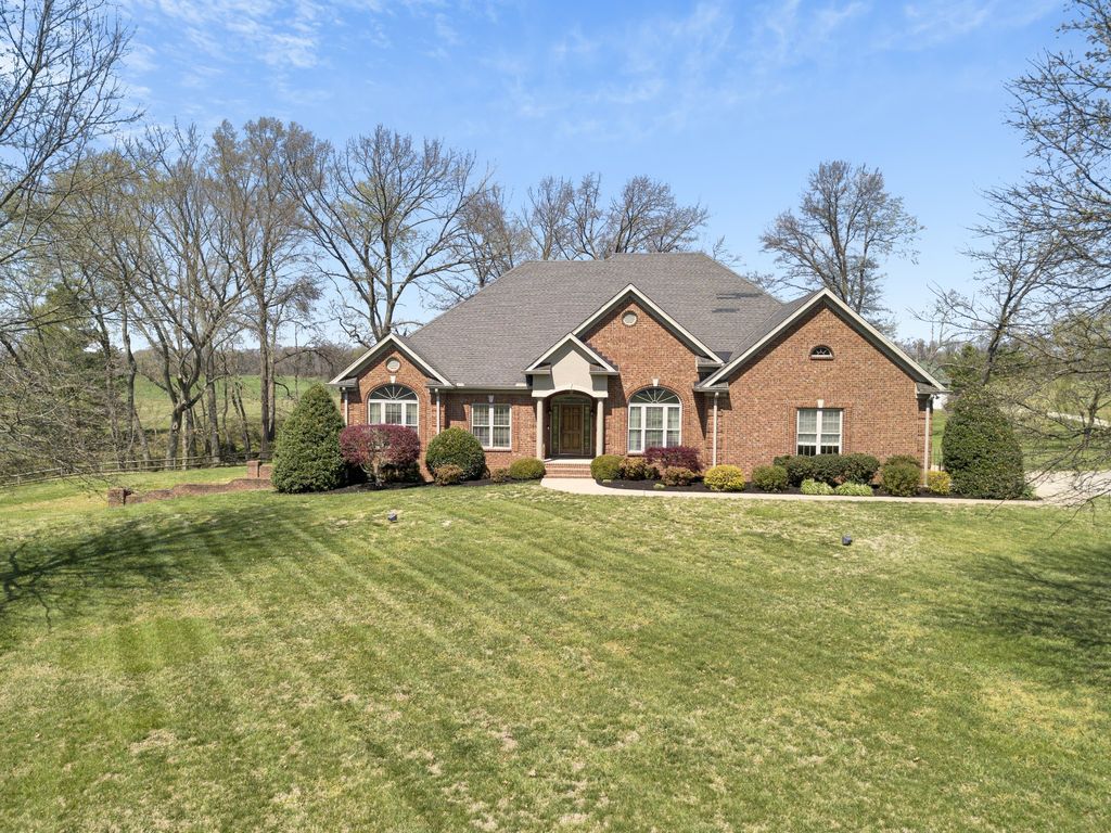 5144 Drake Rd, Cedar Hill, TN 37032