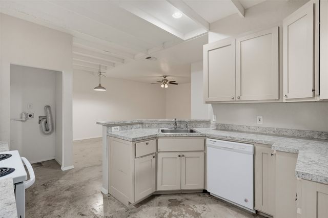 103 Del Rio Avenue, Benbrook, TX 76126