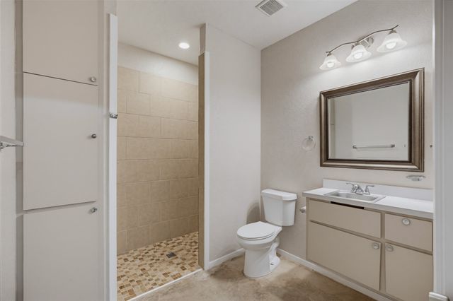 103 Del Rio Avenue, Benbrook, TX 76126