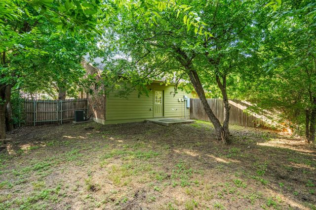 103 Del Rio Avenue, Benbrook, TX 76126