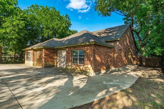 103 Del Rio Avenue, Benbrook, TX 76126