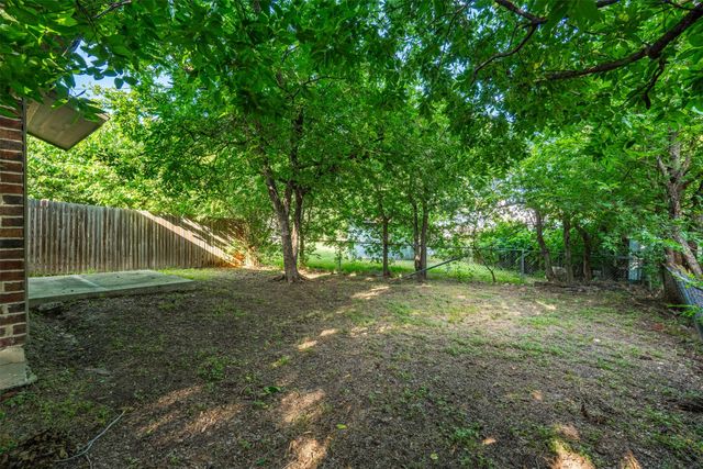 103 Del Rio Avenue, Benbrook, TX 76126