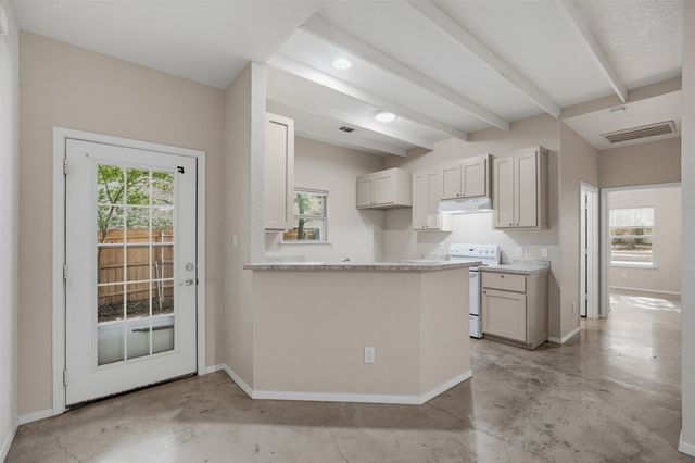 103 Del Rio Avenue, Benbrook, TX 76126