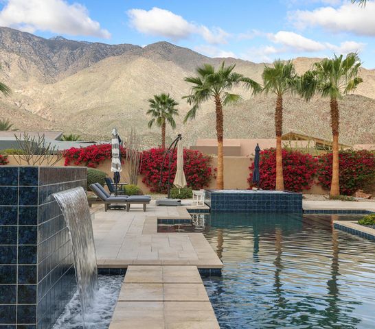3150 Cody Court, Palm Springs, CA 92264