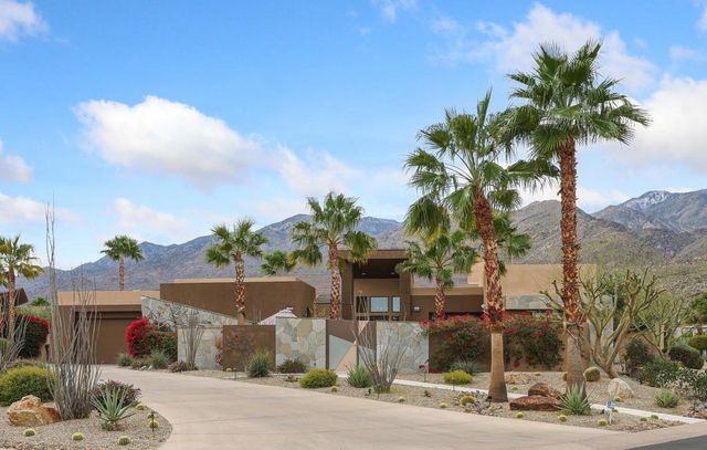 3150 Cody Court, Palm Springs, CA 92264