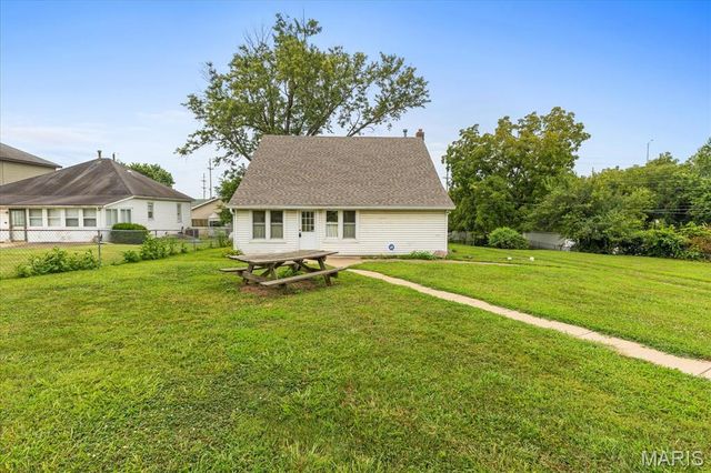2130 Gilmore Lane, Wentzville, MO 63385