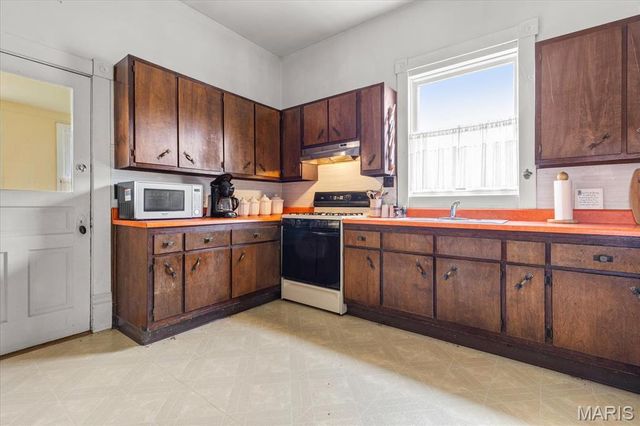2130 Gilmore Lane, Wentzville, MO 63385