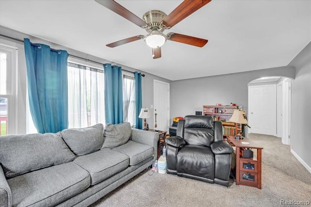 1084 E Grand Blanc Road, Grand Blanc, MI 48439