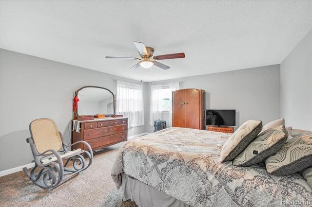 1084 E Grand Blanc Road, Grand Blanc, MI 48439