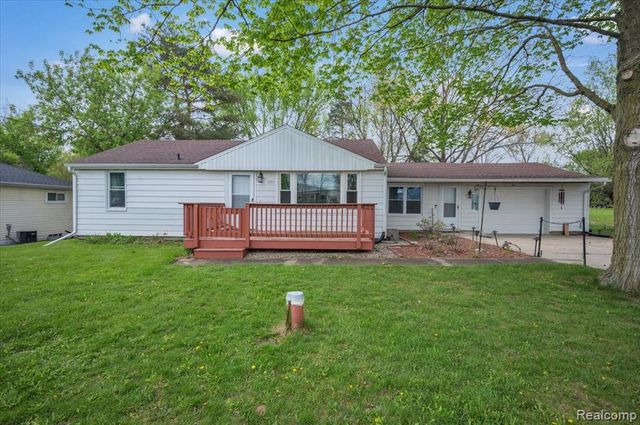 1084 E Grand Blanc Road, Grand Blanc, MI 48439