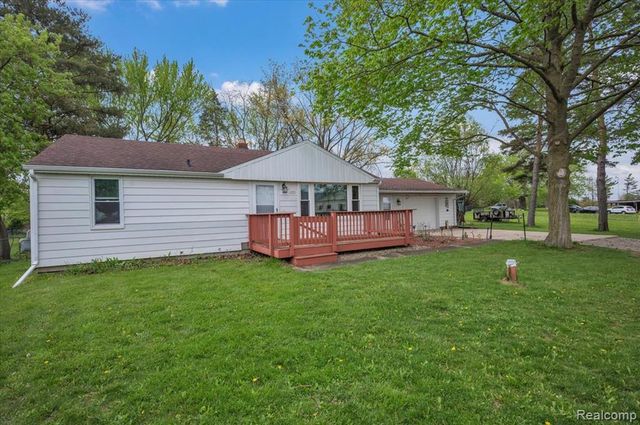 1084 E Grand Blanc Road, Grand Blanc, MI 48439