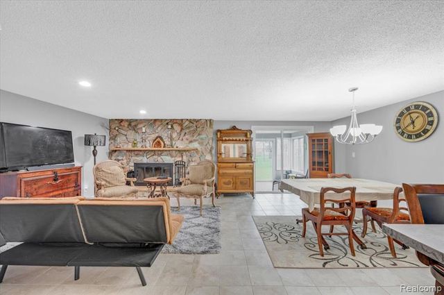 1084 E Grand Blanc Road, Grand Blanc, MI 48439