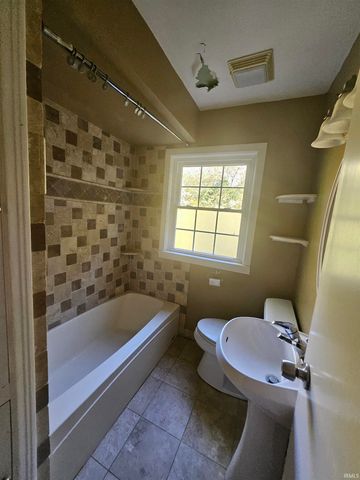 315 W Evergreen Road, Evansville, IN 47710