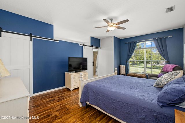 942 Peachland Avenue NE, Palm Bay, FL 32907