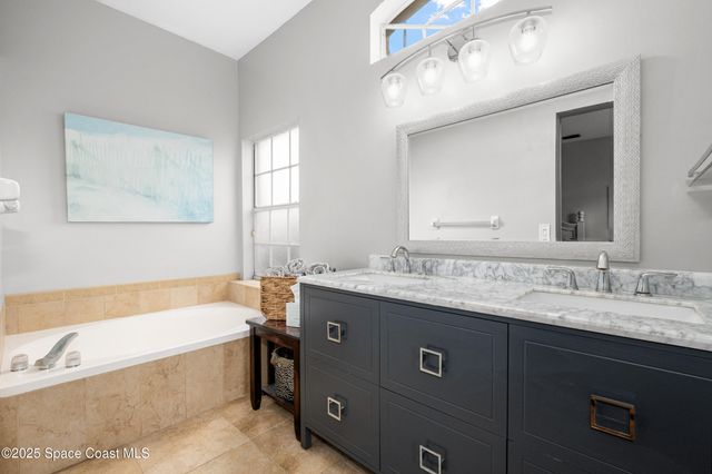942 Peachland Avenue NE, Palm Bay, FL 32907