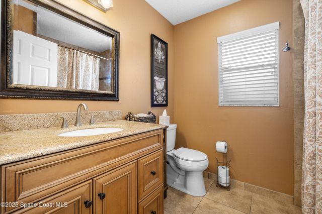 942 Peachland Avenue NE, Palm Bay, FL 32907