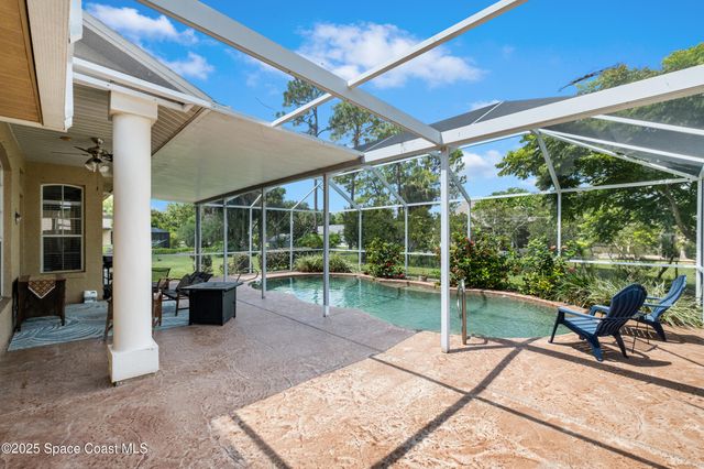 942 Peachland Avenue NE, Palm Bay, FL 32907