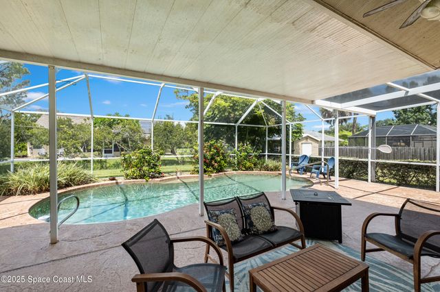 942 Peachland Avenue NE, Palm Bay, FL 32907