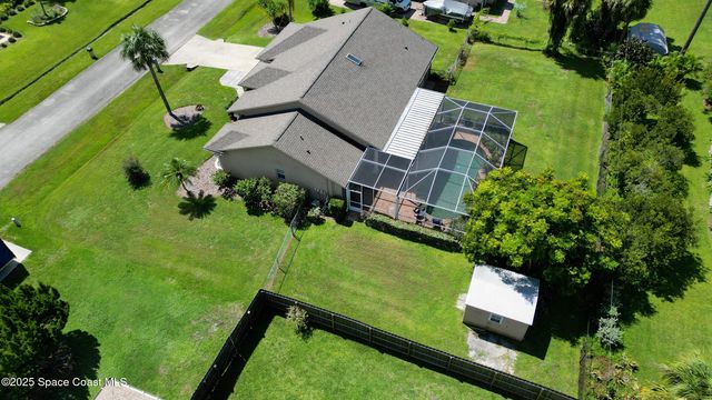942 Peachland Avenue NE, Palm Bay, FL 32907