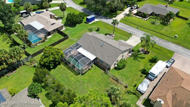 942 Peachland Avenue NE, Palm Bay, FL 32907