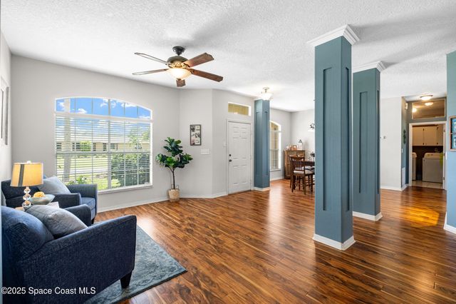 942 Peachland Avenue NE, Palm Bay, FL 32907