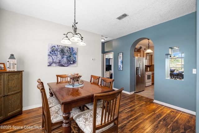 942 Peachland Avenue NE, Palm Bay, FL 32907