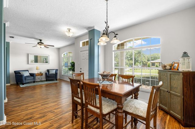 942 Peachland Avenue NE, Palm Bay, FL 32907