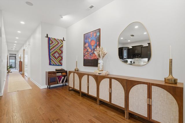 925 N Larrabee Street 2N, Chicago, IL 60610