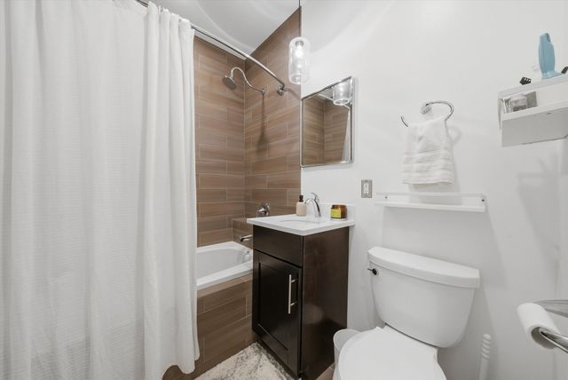 925 N Larrabee Street 2N, Chicago, IL 60610