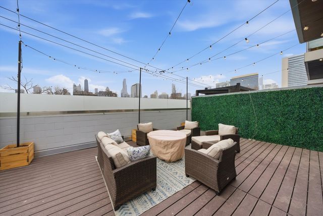 925 N Larrabee Street 2N, Chicago, IL 60610